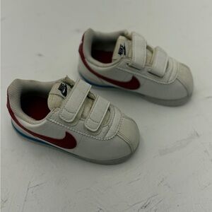 Nike Kids Sneakers in White and Red